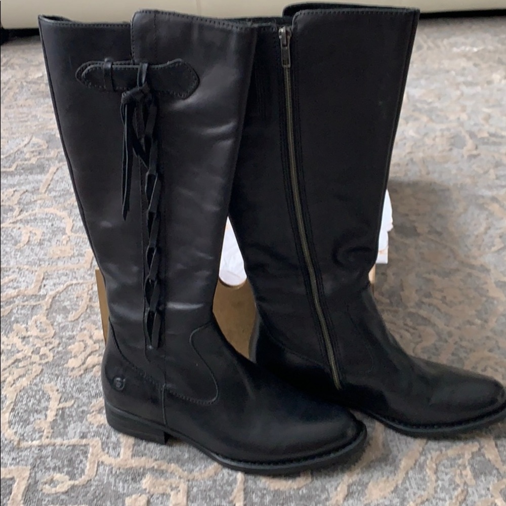 Good quality leather women shoes..1 size bigger.